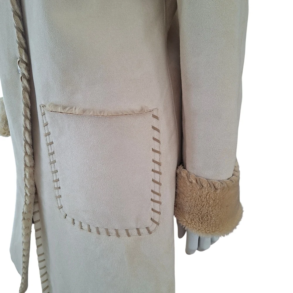 Elegant Vegan Cream Women's Coat Faux Fur & Faux Suede - Picture 4 of 13